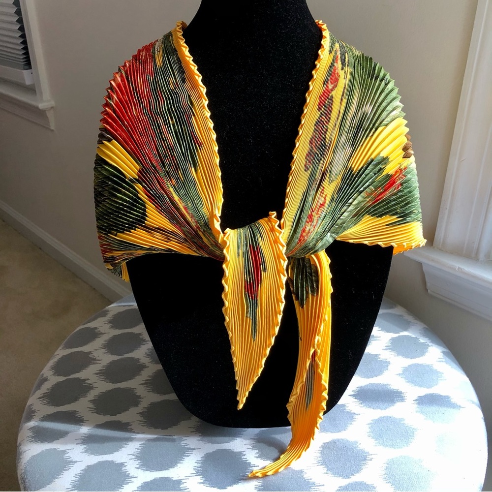 🤩❤️ Hermes authentic pleated silk scarf NWOT